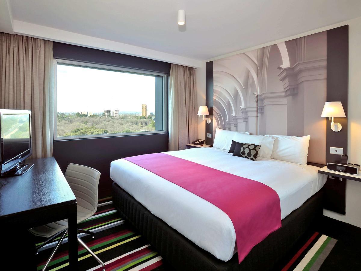 Mercure Melbourne Treasury Gardens Exterior foto